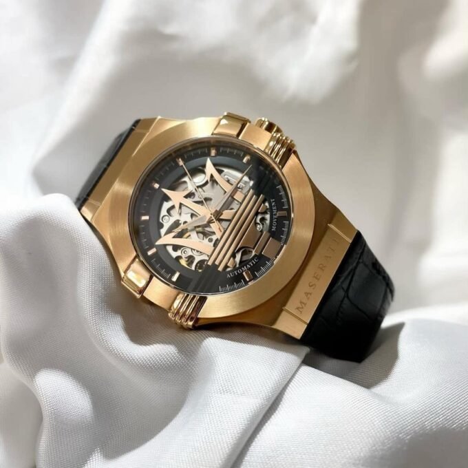 Montre Homme Automatique Maserati Potenza 42mm Acier Doré Rose, Cadran Noir, Bracelet Cuir Noir, Étanche 10ATM - R8821108039