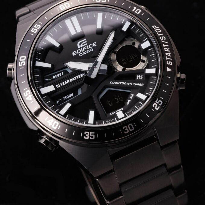 Montre Classique - Casio - Homme - Chronographe, Résistante à lEau, Bracelet Acier Inoxydable, Verre Minéral - Argent - EFV-C110DC-1ADF
