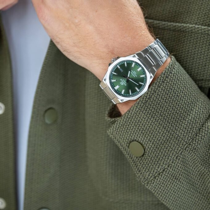 Montre Homme Casio Edifice - EFR-S108D-3AVUDF - Bracelet en Acier Inoxydable - Cadran Vert Sapphire - Affichage analogique - Résistant à l'eau