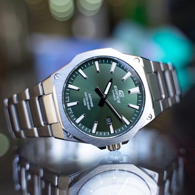 Montre Homme Casio Edifice - EFR-S108D-3AVUDF - Bracelet en Acier Inoxydable - Cadran Vert Sapphire - Affichage analogique - Résistant à l'eau