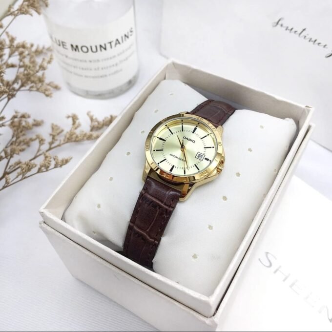 Montre Casio Femme - LTP-V004GL-9AUDF - Bracelet Marron En Cuir Véritable - Affichage analogique - Résistante À L'Eau - 12 Mois De Garantie