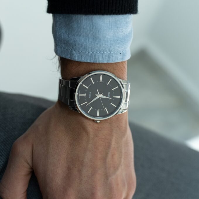 Montre CASIO Homme - MTP-1303D-1AVDF - Bracelet Gris En Acier Inoxydable - Résistante à l'eau - 12 Mois De Garantie