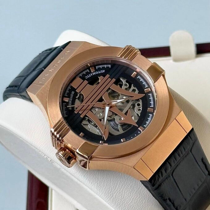 Montre Homme Automatique Maserati Potenza 42mm Acier Doré Rose, Cadran Noir, Bracelet Cuir Noir, Étanche 10ATM - R8821108039