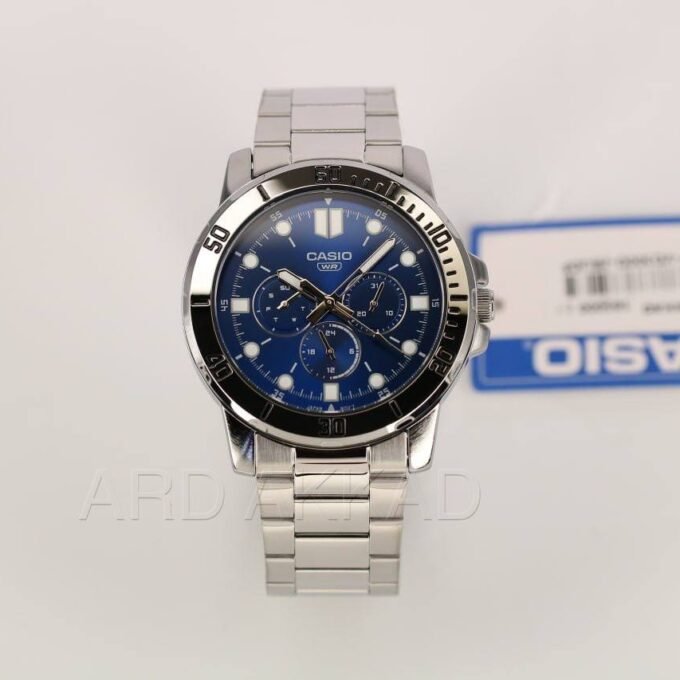 Montre Casio Homme - MTP-VD300D-2EUDF - Bracelet Gris En Acier Inoxydable - Résistante À L'Eau - 12 Mois De Garantie