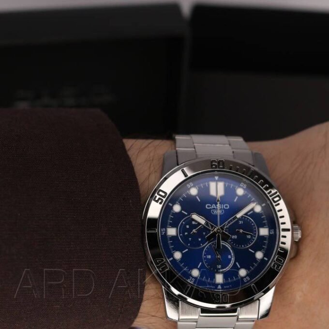 Montre Casio Homme - MTP-VD300D-2EUDF - Bracelet Gris En Acier Inoxydable - Résistante À L'Eau - 12 Mois De Garantie