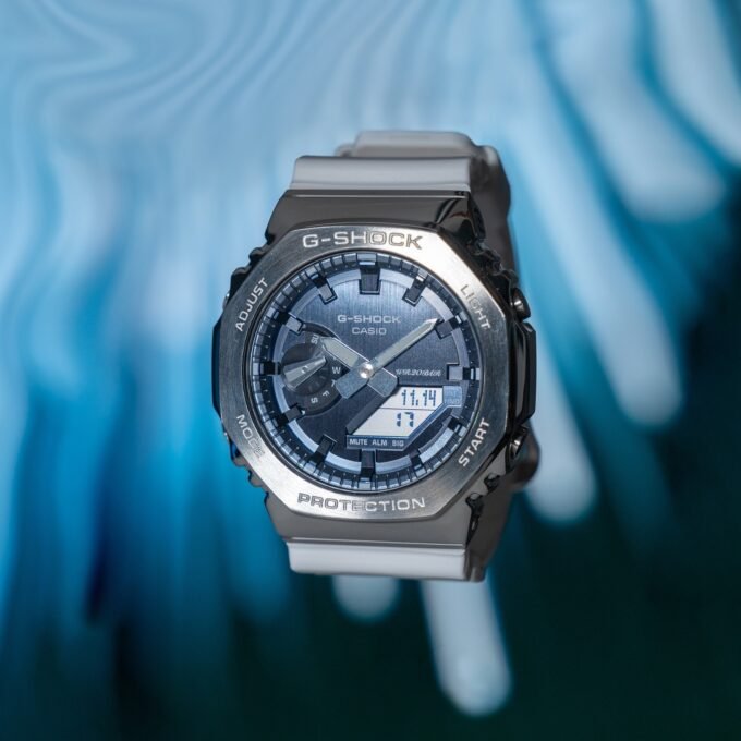 Montre Casio G-Shock GM-2100WS-7ADR - Quartz, Acier inoxydable, Résine blanche, Étanche 200m, Analogique-Numérique, Résistant aux chocs