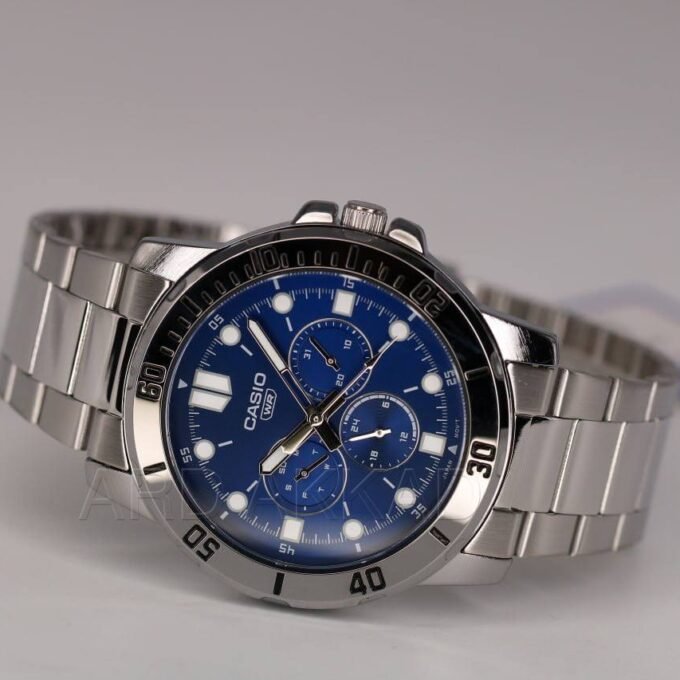 Montre Casio Homme - MTP-VD300D-2EUDF - Bracelet Gris En Acier Inoxydable - Résistante À L'Eau - 12 Mois De Garantie