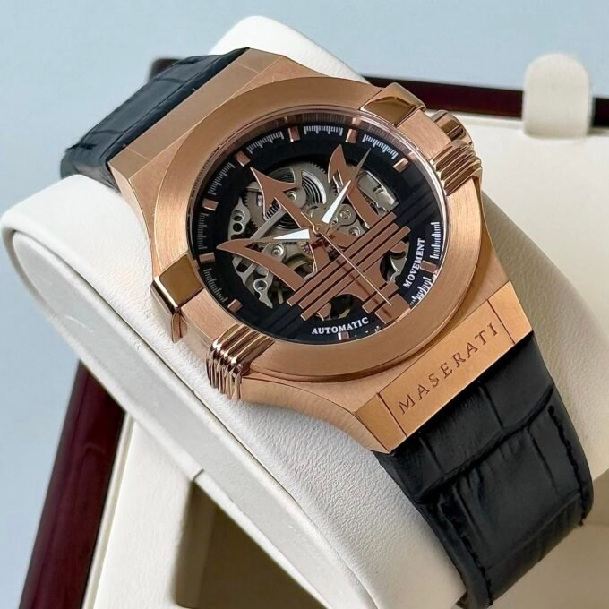 Montre Homme Automatique Maserati Potenza 42mm Acier Doré Rose, Cadran Noir, Bracelet Cuir Noir, Étanche 10ATM - R8821108039