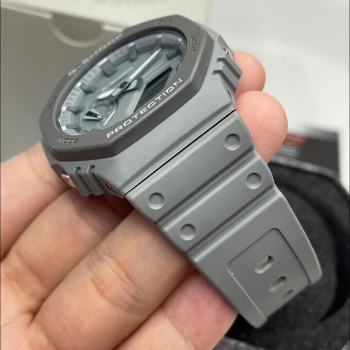 Montre Homme Casio G-Shock GA-2110ET-8ADR - Bracelet Gris En Silicone - Résistance à l'eau 200 Mètres