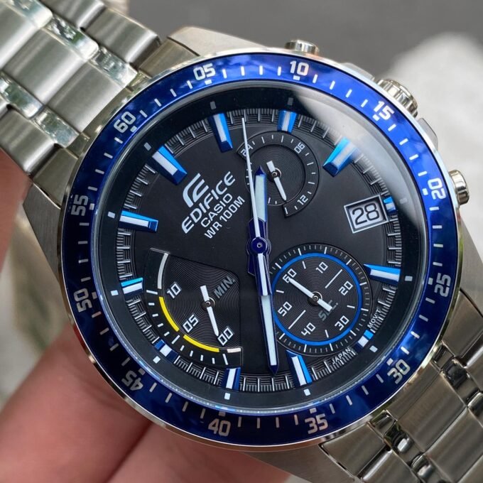 Montre Casio EFV-540D-1A2VUDF - Homme - Chronographe, Design Classique, Bracelet Acier Inoxydable - Argenté/Blue - Référence EFV-540D-1A2VUDF