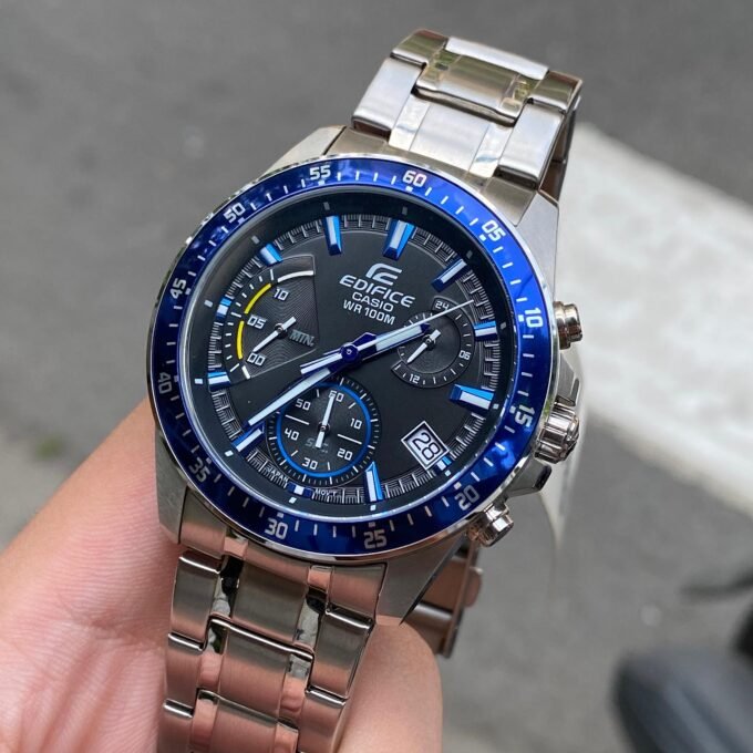 Montre Casio EFV-540D-1A2VUDF - Homme - Chronographe, Design Classique, Bracelet Acier Inoxydable - Argenté/Blue - Référence EFV-540D-1A2VUDF