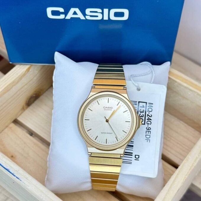 Montre CASIO Unisexe - MQ-24G-9EDF Bracelet Dorée En Résine - Résistante à l'eau - 12 Mois De Garantie