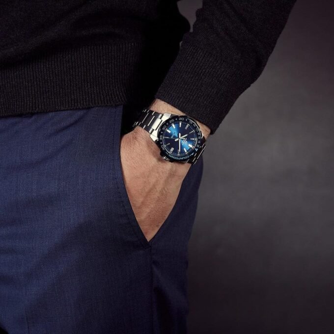 Montre CASIO Homme - EFV-120DB-2AVUDF - Bracelet Gris En Acier Inoxydable - Résistante à l'eau - 12 Mois De Garantie