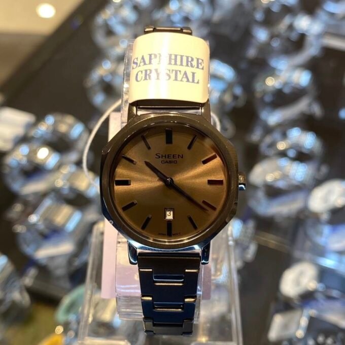 Montre Classique Casio Sheen SHE-4554GY - Design Raffiné avec Verre Saphir et Boucle Déployante - Verre Saphir