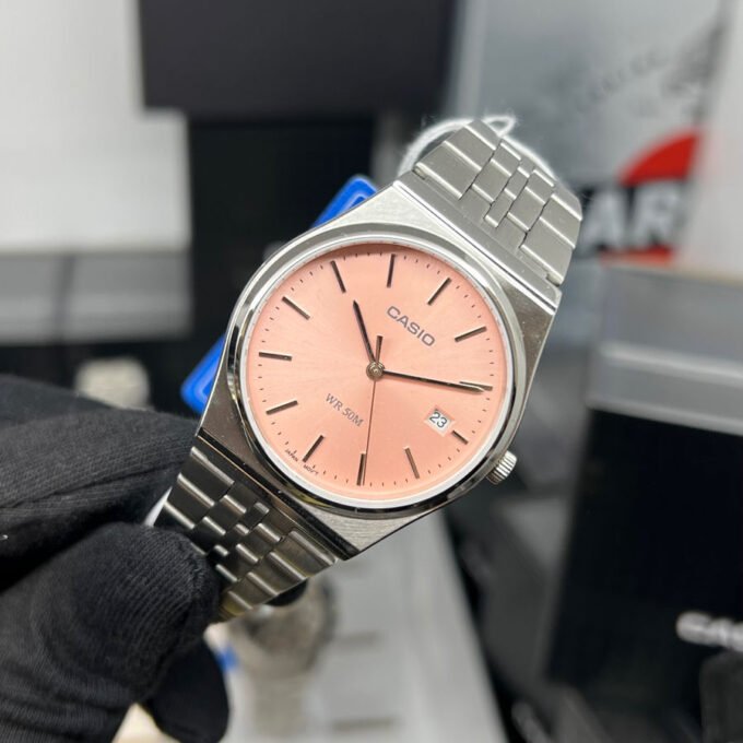 Montre Classique Homme - Casio MTP-B145D-4AVDF - Acier Inoxydable, Bracelet Métal, Étanche, Cadran Rose - Référence MTP-B145D-4AVDF