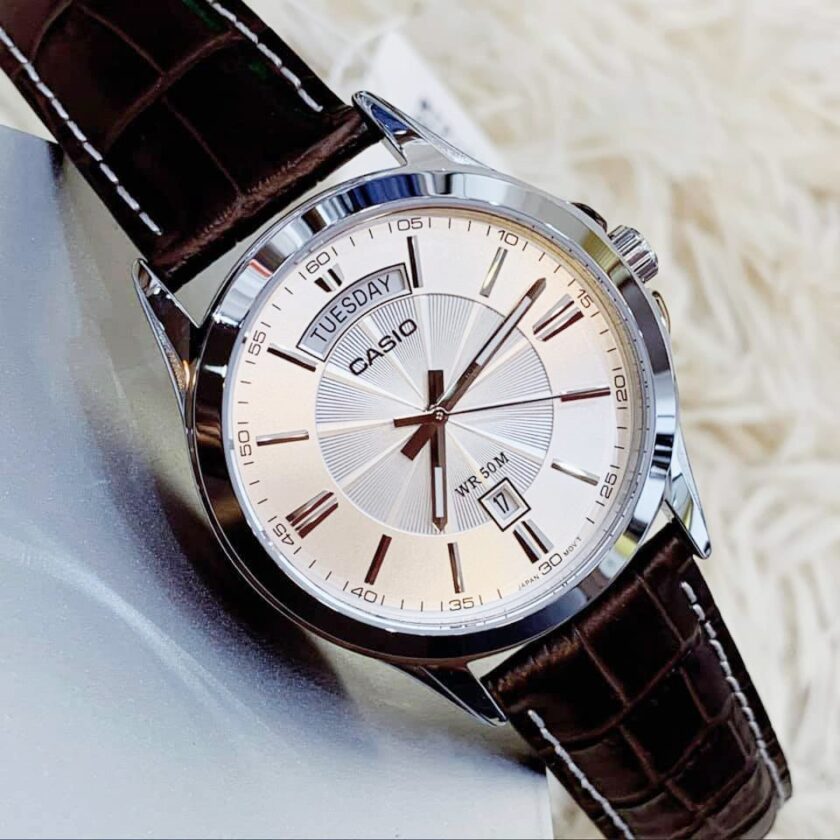 montre homme casio mtp 1381l 7avdf bracelet en cuir marron affichage analogique résistant à l'eau