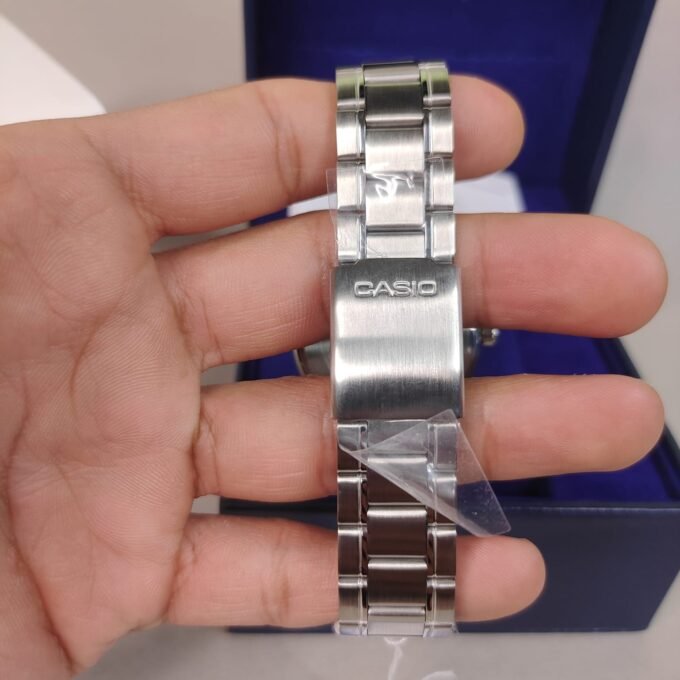 Montre Homme Casio Quartz MTP-V006D-1B2UDF - Acier inoxydable, Boîtier Rond 45mm, Cadran Noir, Bracelet Argent - Montre-bracelet Classique