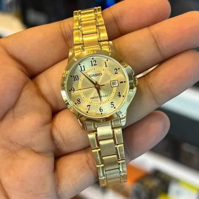 Montre Casio Femme - Bracelet Dorée En Acier Inoxydable - Cadran Jaune - 12 Mois De Garantie - Ltp-V004G-9Budf