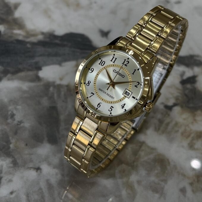 Montre Casio Femme - Bracelet Dorée En Acier Inoxydable - Cadran Jaune - 12 Mois De Garantie - Ltp-V004G-9Budf
