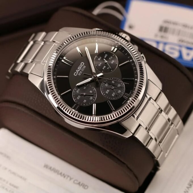 Montre CASIO Homme - Bracelet Gris En Acier Inoxydable - Résistante à l'eau - 12 Mois De Garantie - MTP-1375D-1AVDF