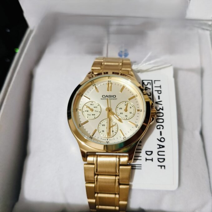 Montre Casio Femme - Bracelet Dorée En Acier Inoxydable -Résistante À L'Eau - 12 Mois De Garantie - Ltp-V300G-9Audf