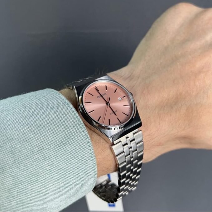 Montre Classique Homme - Casio MTP-B145D-4AVDF - Acier Inoxydable, Bracelet Métal, Étanche, Cadran Rose - Référence MTP-B145D-4AVDF