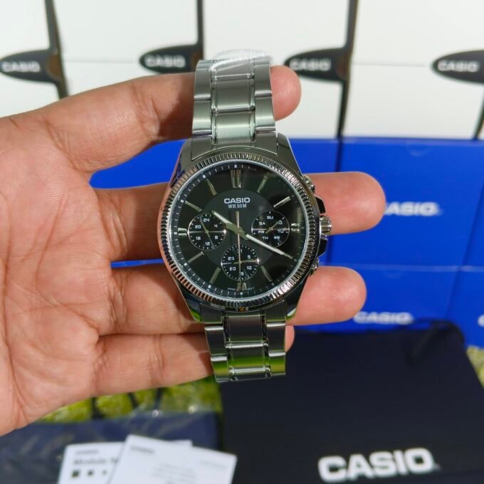 Montre CASIO Homme - Bracelet Gris En Acier Inoxydable - Résistante à l'eau - 12 Mois De Garantie - MTP-1375D-1AVDF
