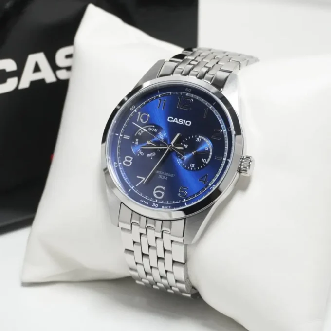 Montre Classique Homme - Casio - Quartz, Acier Inoxydable, Affichage Jour/Date, Étanche 50M, Bracelet Métal, Cadran Bleu - MTP-E340D-2AVDF
