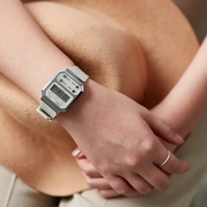 Montre Homme Casio Vintage - A100WEF-8ADF - Bracelet en Résine - Résistant à l'eau