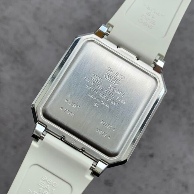 Montre Homme Casio Vintage - A100WEF-8ADF - Bracelet en Résine - Résistant à l'eau