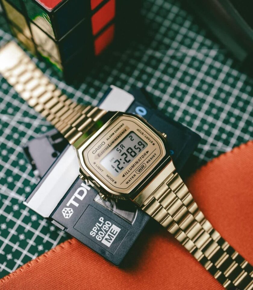 aiwatch_A168WG-9WDF - Montre Femme Casio Vintage - A168WG-9WDF - Bracelet en acier inoxydable Or - Affichage numérique - Résistant à l'eau