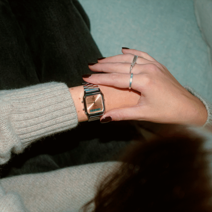 aiwatch_AQ-230A-4AMQYDF - Montre Casio AQ-230A-4AMQYDF - Homme - Double affichage analogique et digital, Alarme, Chronomètre, Bracelet acier inoxydable - Couleur argentée - Référence AQ-230A-4AMQYDF