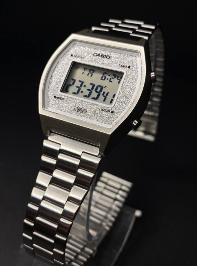 aiwatch_B640WDG-7DF - Montre CASIO Vintage Unisexe - B640WDG-7DF - Bracelet Gris En Acier Inoxydable - Cadran Blanc - 12 Mois De Garantie