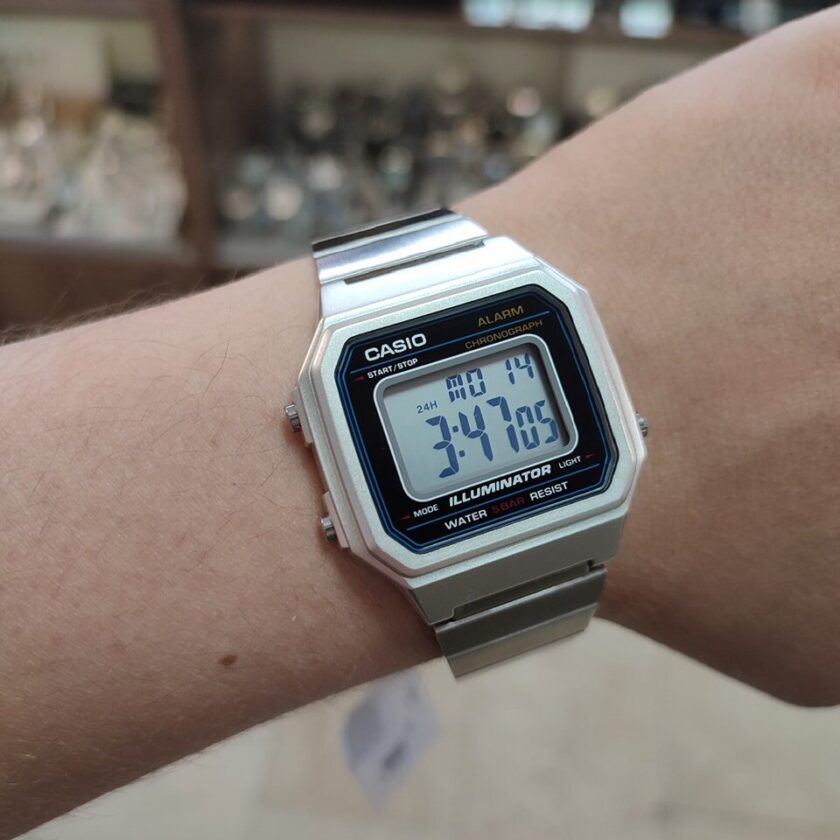 aiwatch_B650WD-1ADF - Montre CASIO Vintage Jeunesse - B650WD-1ADF - Bracelet Gris En Acier Inoxydable - Résistante à l'eau - 12 Mois De Garantie