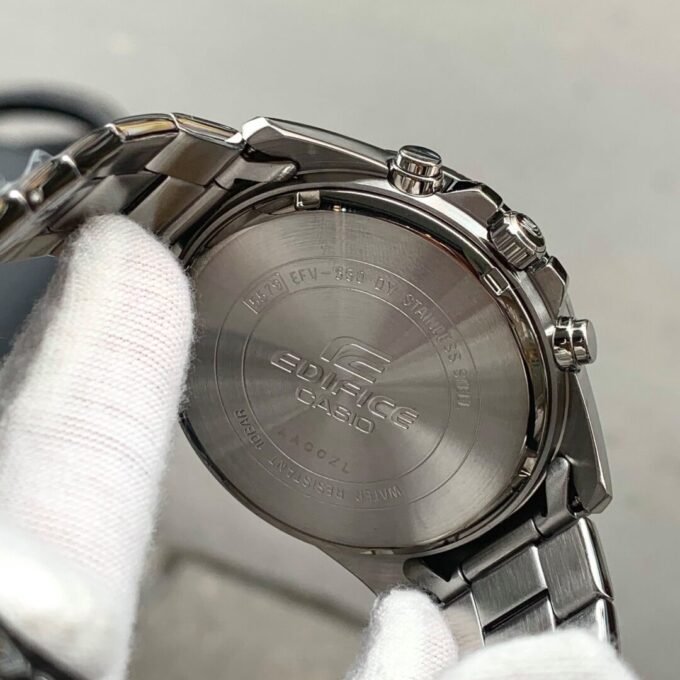 Montre Homme Casio Edifice - EFV-550D-2AVUDF - Bracelet Gris en Acier Inoxydable - Resistance à l'eau 10 ATM