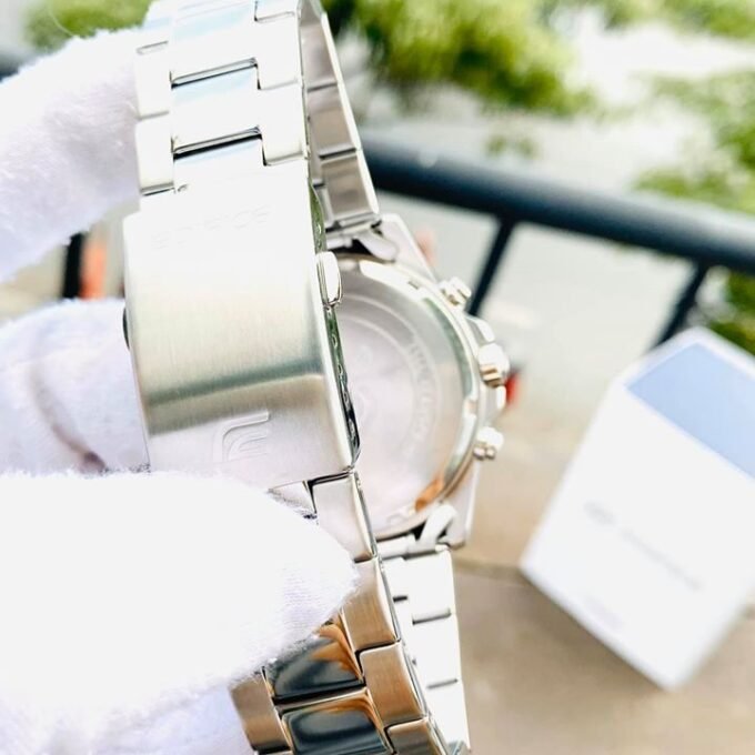 Montre CASIO Homme - Bracelet Gris En Acier Inoxydable - Résistante à l'eau - 12 Mois De Garantie - EFV-570D-2AVUDF