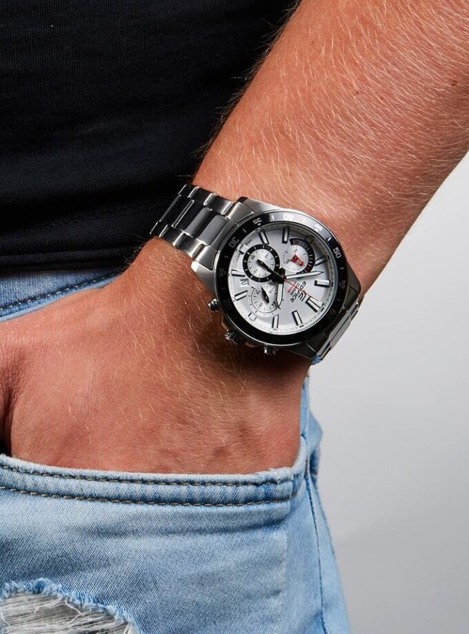 Montre CASIO Homme - EFV-570D-7AVUDF-Bracelet Gris En Acier Inoxydable - Cadran Blanc - 12 Mois De Garantie