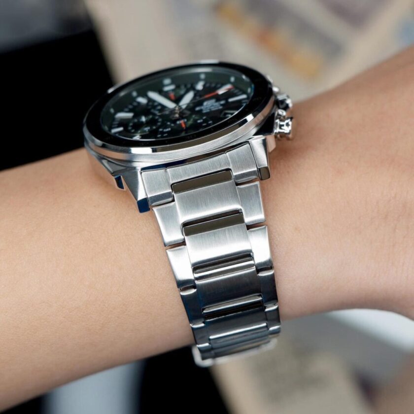 aiwatch_EFV-600D-3CVUDF - Montre Homme Casio Edifice - EFV-600D-3CVUDF - Bracelet en acier inoxydable - Chronographe - Affichage analogique - Résistant à l'eau