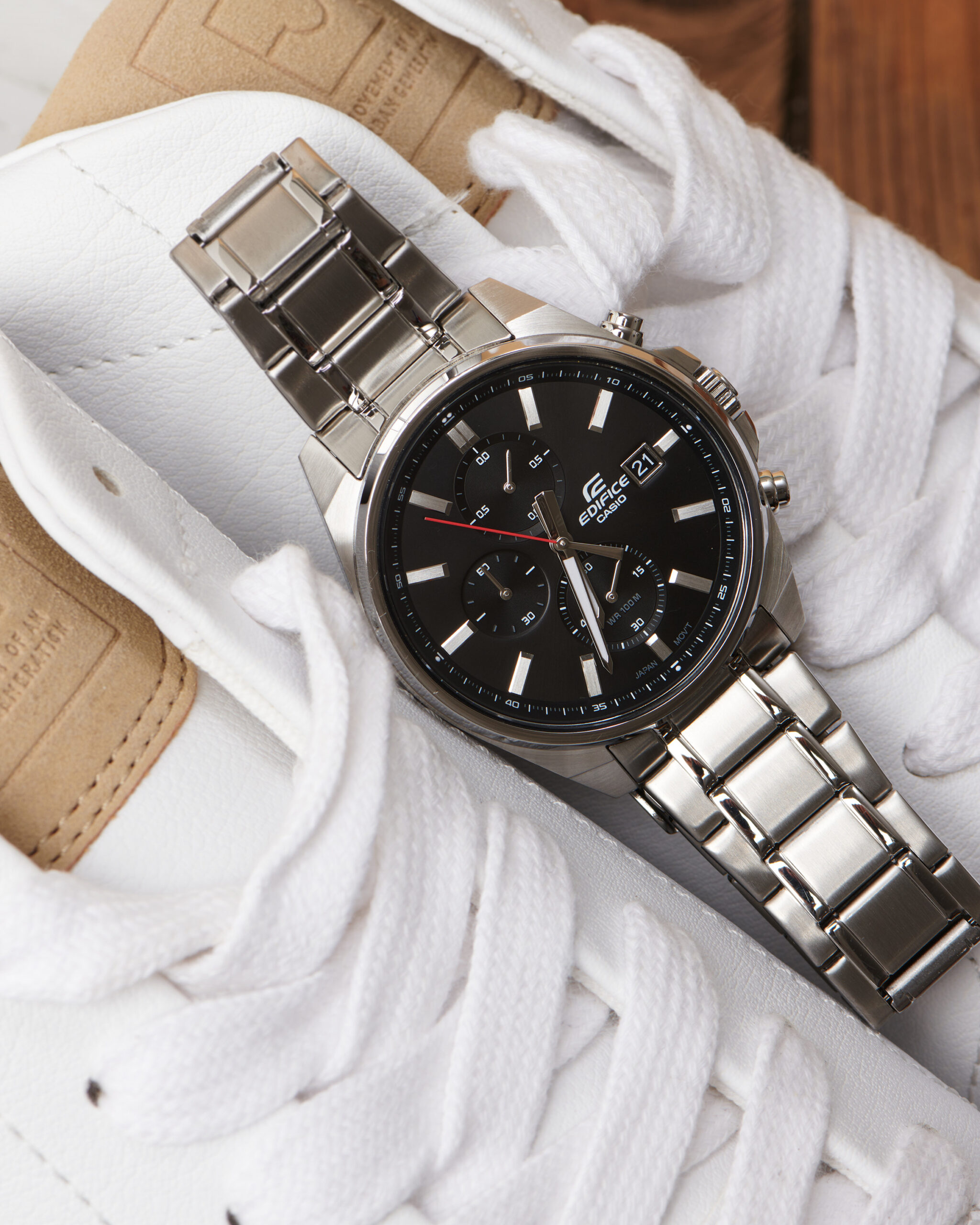 aiwatch_EFV-610D-1AVUDF - Casio EFR-610D-1AVUDF - Montre en Acier Inoxydable Résistante à l'Eau - Élégance Sportive avec Chronographe