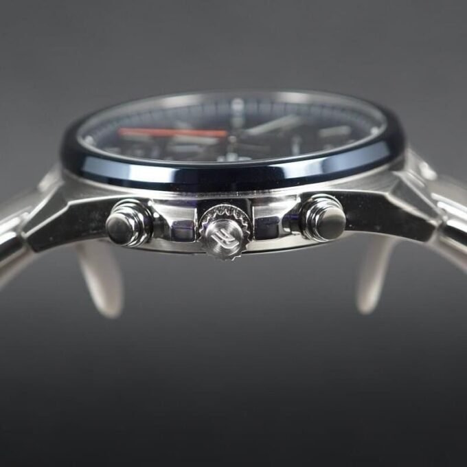 Montre CASIO Homme - Bracelet Gris En Acier Inoxydable - Résistante à l'eau - 12 Mois De Garantie - EFV-610DB-2AVUDF