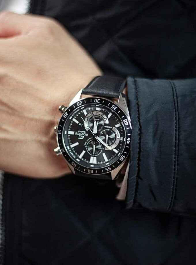 Montre-Bracelet Homme Casio Edifice - EFV-620L-1AVUDF - Bracelet Noir en Cuir Véritable - Résistance à l'eau 10 ATM