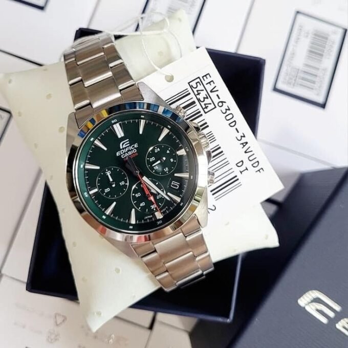 Montre Homme Casio Chronographe standard EFV-630D-3AV - Bracelet Gris En Acier Inoxydable - Résistance à l'eau 10 ATM