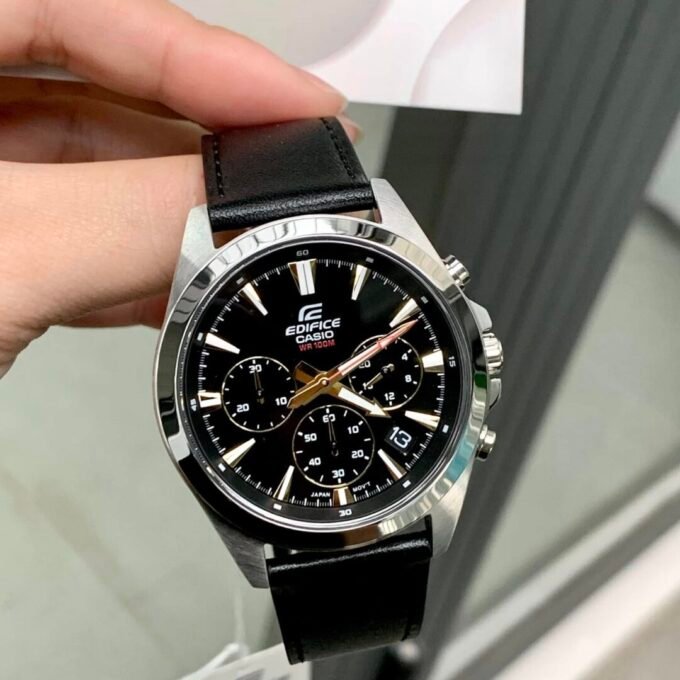 Montre Homme Casio Chronographe standard EFV-630L-1AV - Bracelet En cuir véritable - Résistance à l'eau 10 ATM