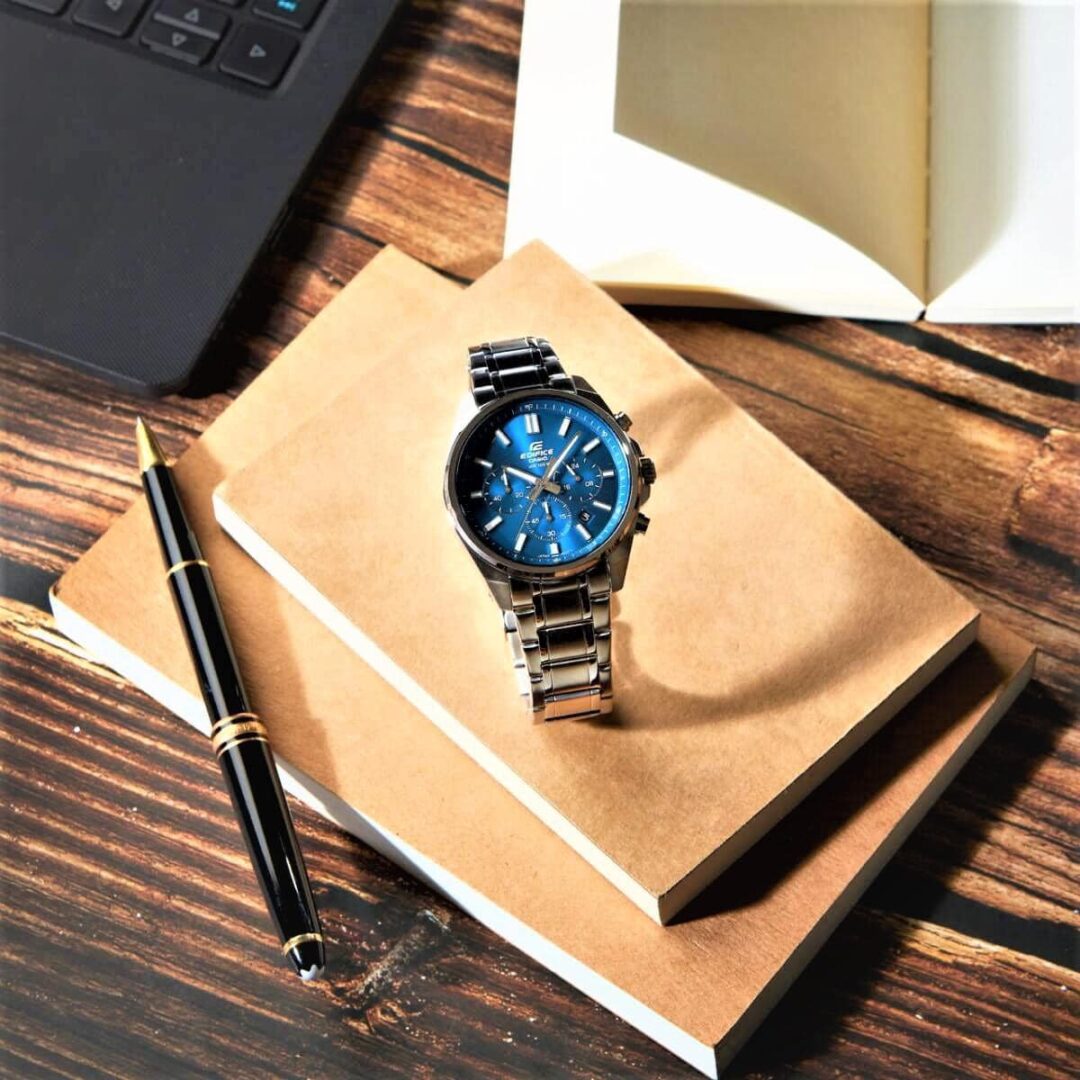 aiwatch_EFV-650D-2AVUDF - Casio EFV-650D-2AVUDF - Montre en Acier Inoxydable Résistante à l'Eau - Élégance Sportive avec Cadran Bleu