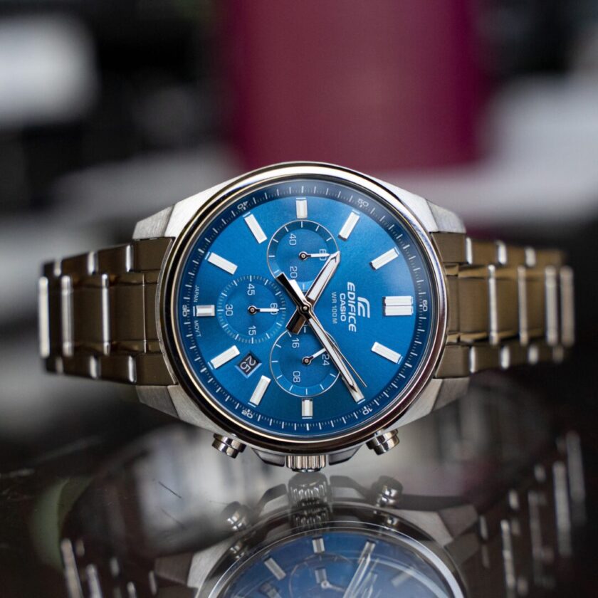 aiwatch_EFV-650D-2AVUDF - Casio EFV-650D-2AVUDF - Montre en Acier Inoxydable Résistante à l'Eau - Élégance Sportive avec Cadran Bleu