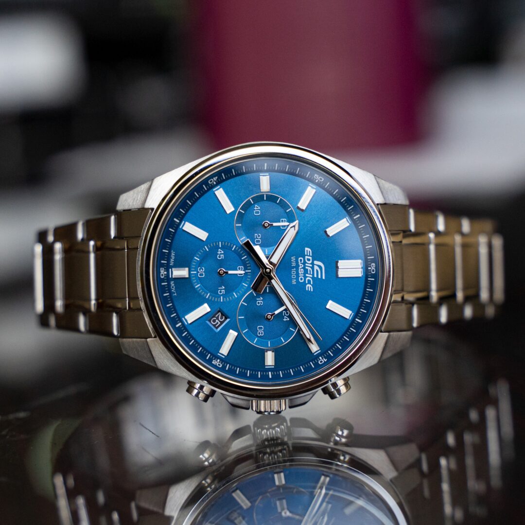 aiwatch_EFV-650D-2AVUDF - Casio EFV-650D-2AVUDF - Montre en Acier Inoxydable Résistante à l'Eau - Élégance Sportive avec Cadran Bleu
