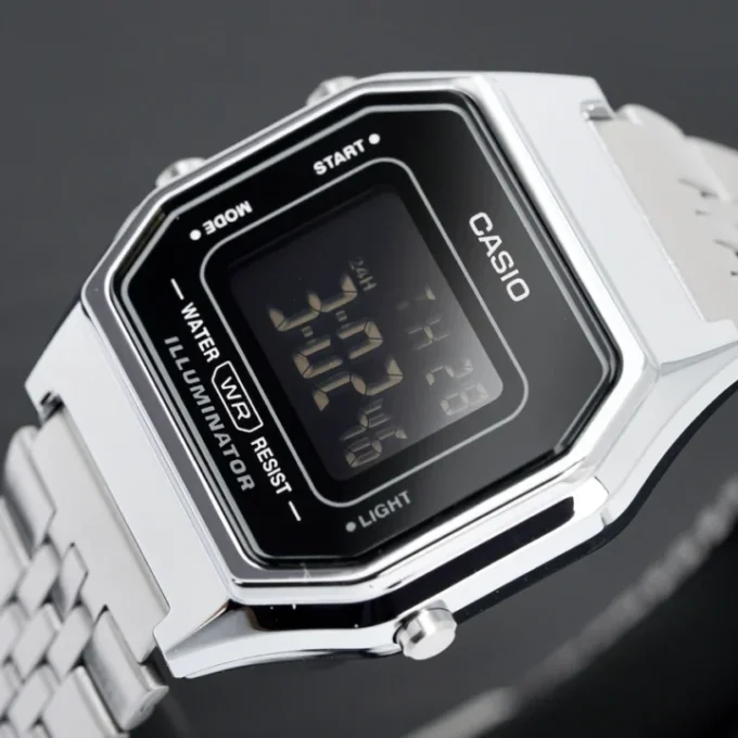 aiwatch_LA680WA-1BDF - Montre Casio LA680WA-1BDF - Élégance Rétro avec Affichage Digital et Bracelet en Acier Inoxydable