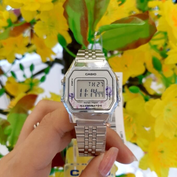 Montre Femme Casio - D204 LA680WA-4CDF VINTAGE - Bracelet en acier inoxydable - Résistant à l'eau