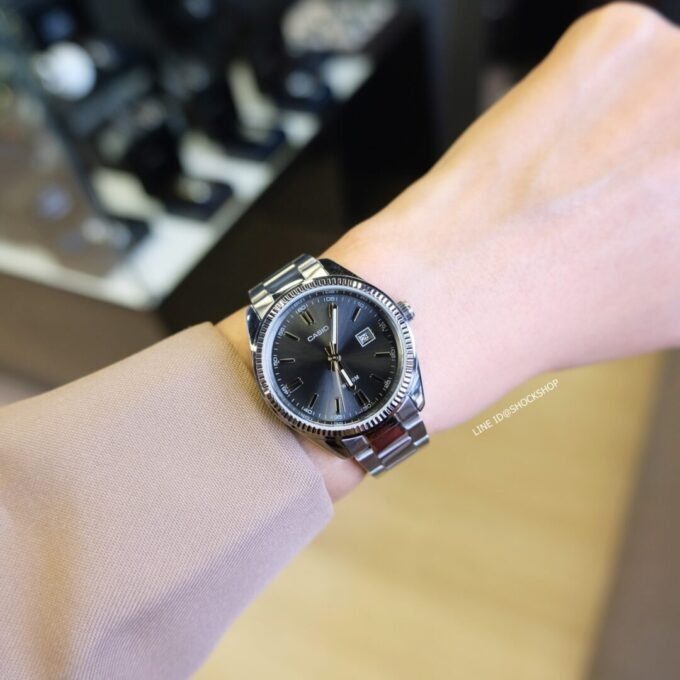 Montre Classique Femme - Casio - Acier Inoxydable, Bracelet Métal, Étanche, Design Élégant - Argent - LTP-1302D-1A2VDF