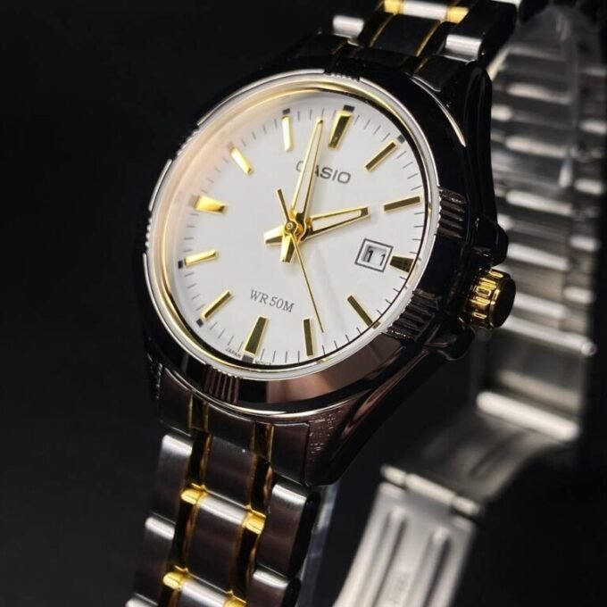 Montre Casio Femme - Bracelet Gris/Dorée En Acier Inoxydable - Cadran Blanc - 12 Mois De Garantie - Ltp-1308Sg-7Avdf